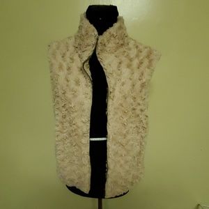 Biege Rose Faux Fur Vest